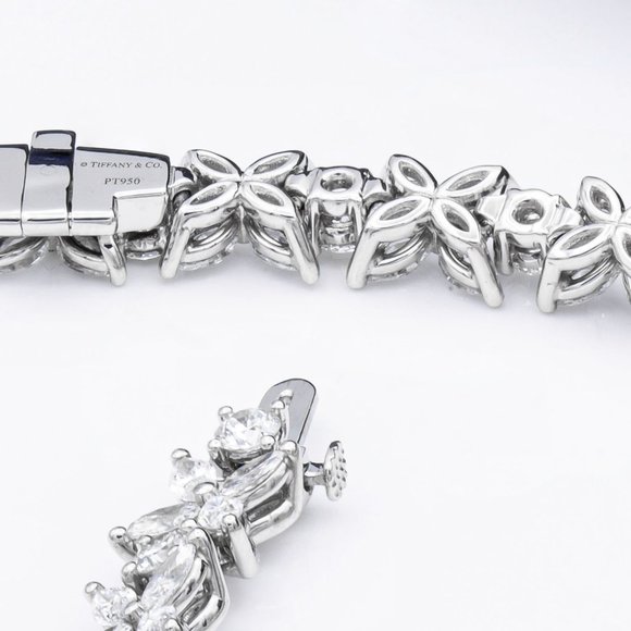 Tiffany & Co. Victoria Cluster Bracelet in Platinum with Diamonds - Picture 4 of 4